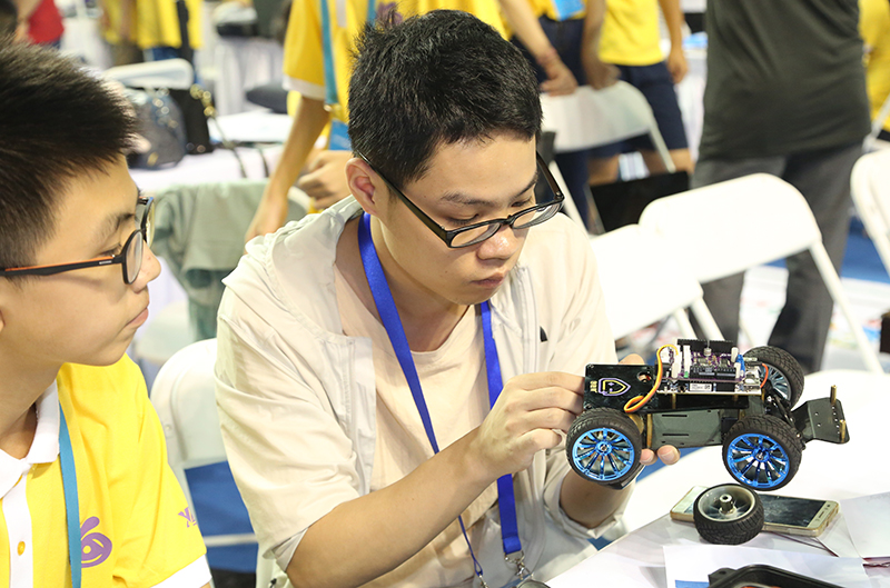  梅州抽水蓄能电站二期工程首台机组投产：我国抽蓄电站首次实现投产即入市