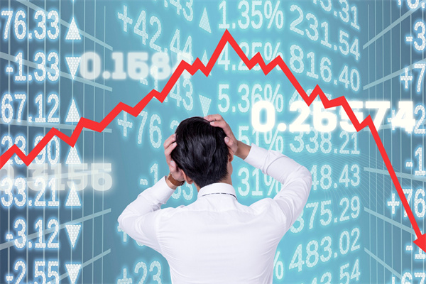  国产大飞机C919入列南航一周年，旅客运输量超46万人次